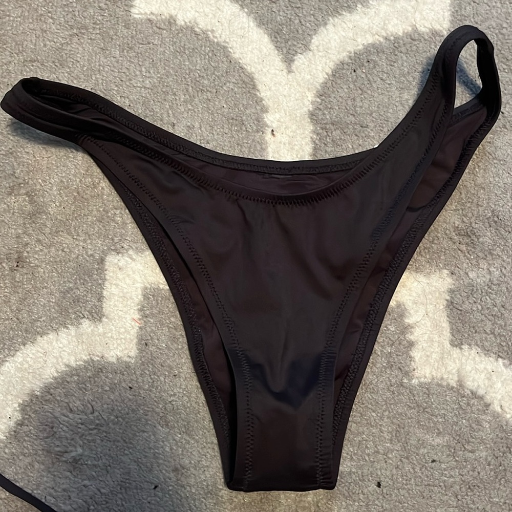 Skims Bikini Bottom - Black (Never Worn)